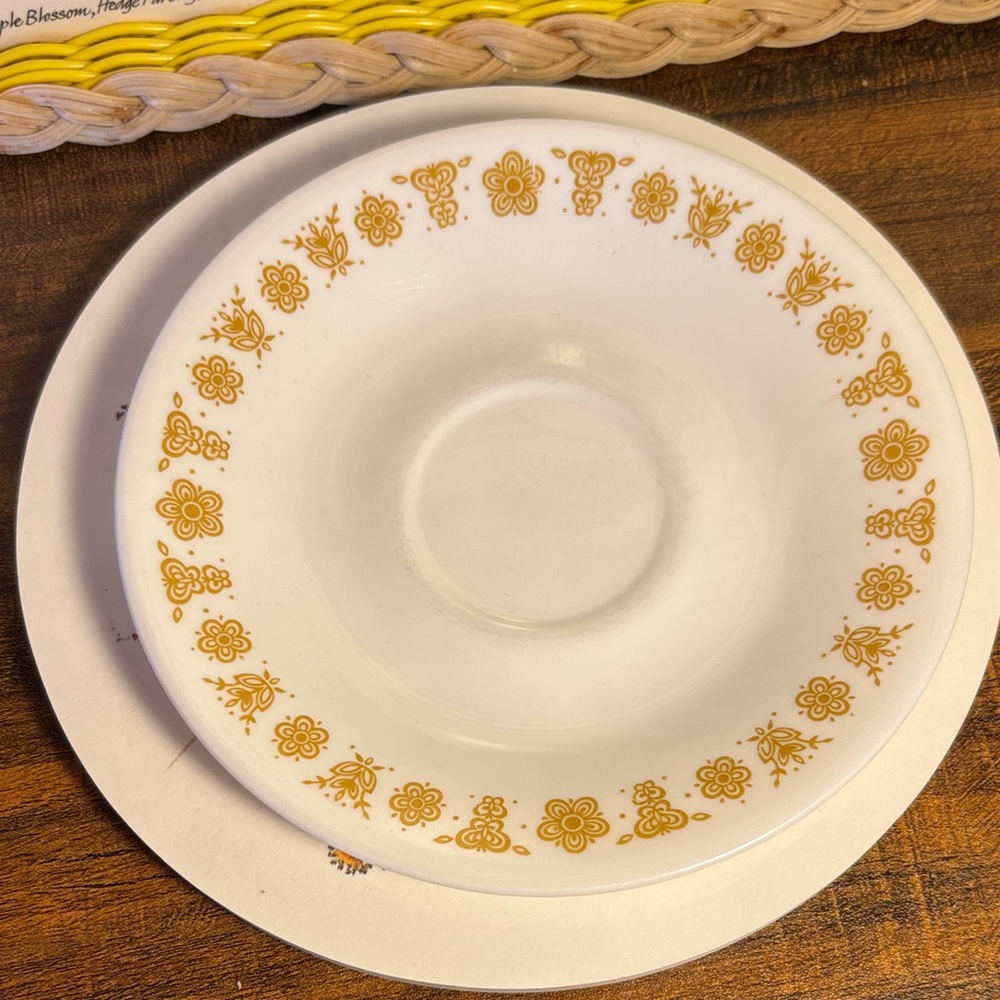 Corelle vintage butterfly gold saucer(3)